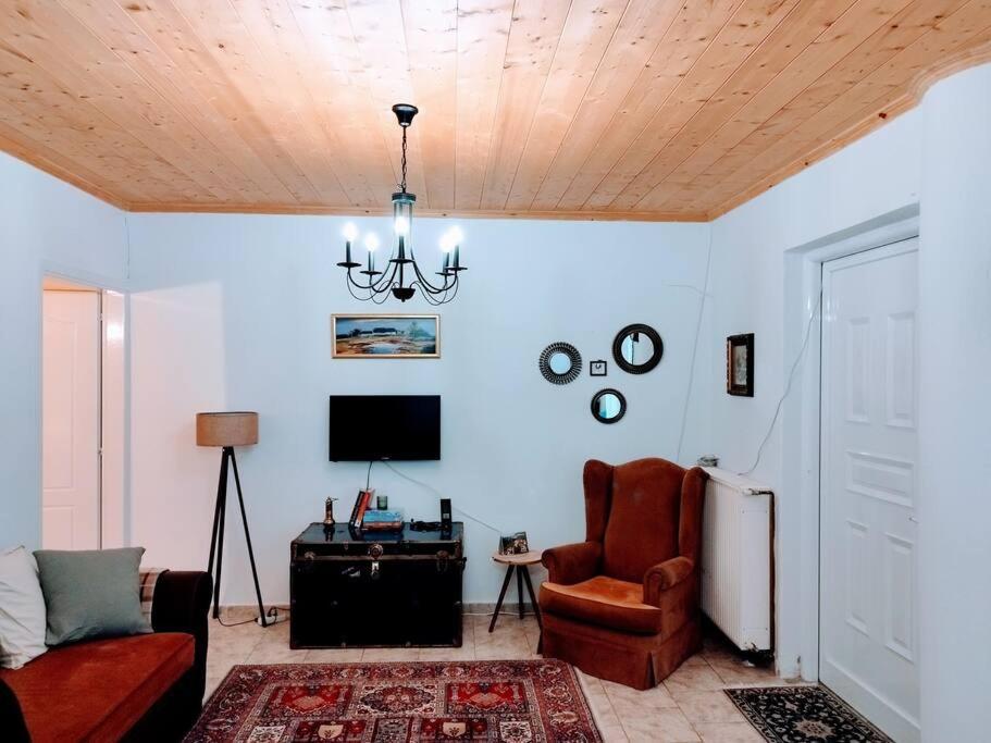 Cozy Cottage For 4 Lavdhas ภายนอก รูปภาพ